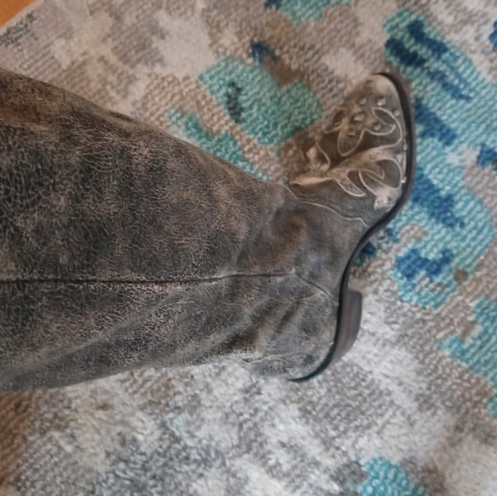 LUCHESSE boots - Picture 12 of 12